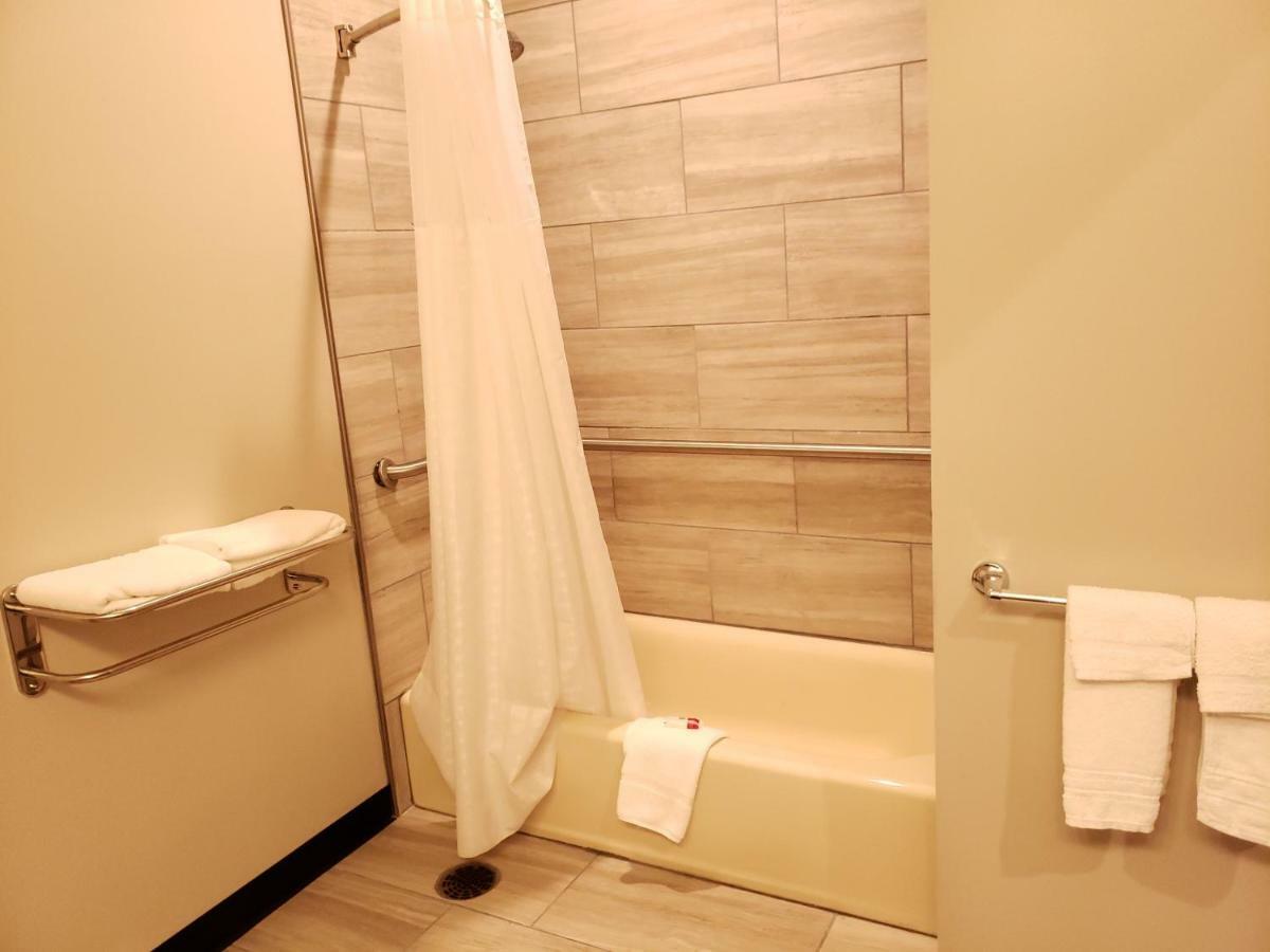 מלון Super 8 By Wyndham St. Louis North מראה חיצוני תמונה